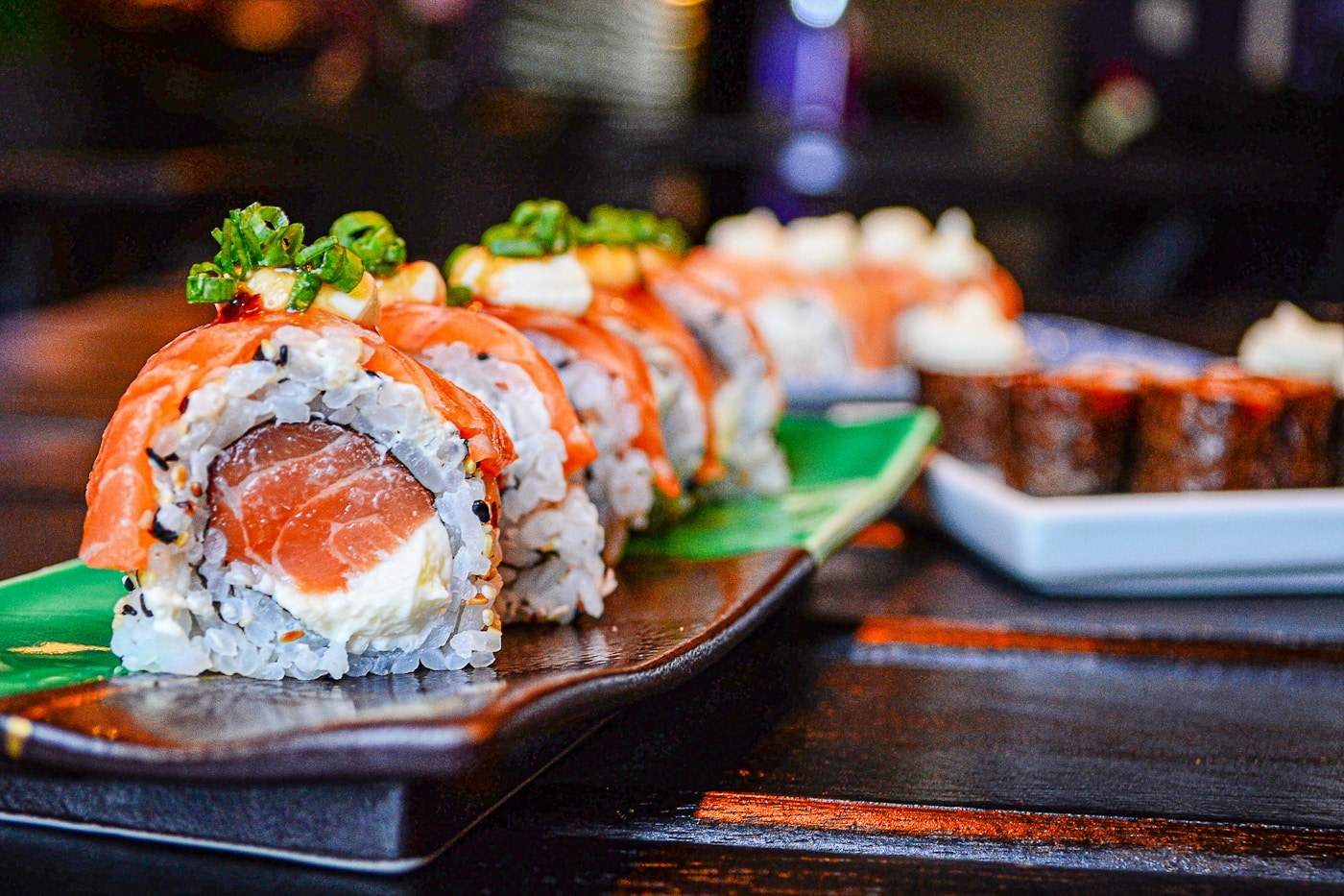 Uramaki de salmão Sete Sete